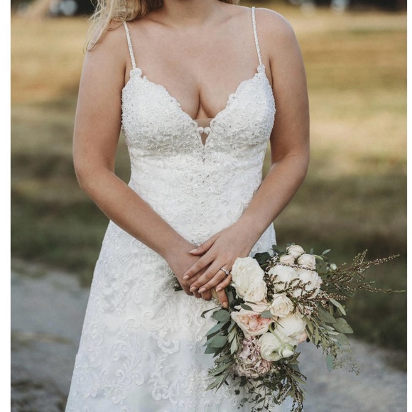 Allure Bridals White Lace Gown - Picture 5 of 6